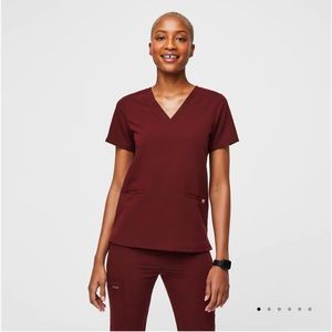 figs maroon top